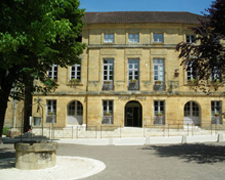 Mairie-Saint-Léon-surVézère-Vallée-Vézère-Dordogne