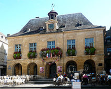 Mairie-Sarlat-la-Canéda-Vallée-Vézère-Dordogne